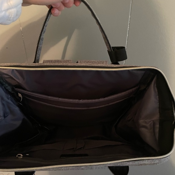 Loveland Diaper Bag with charging port - Picture 3 of 5